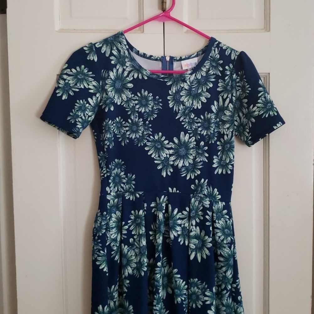 Xs Amelia lularoe